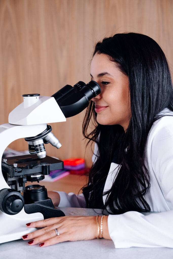 dra michele balech especialista em corrimento vaginal